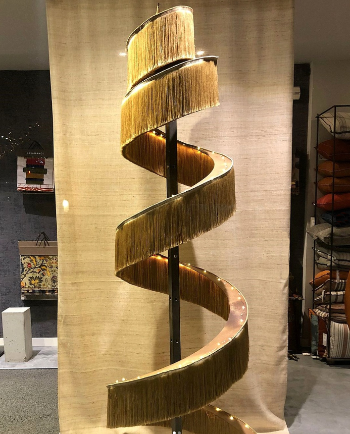 Aparadors Showroom botiga, mostres i mostraris, aparadors moderns i atractius, coicins i butaques de tapiceria